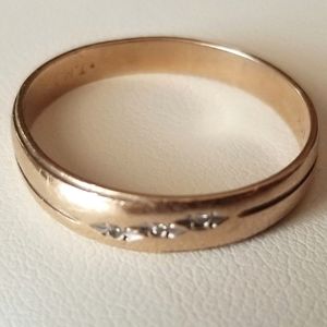 10K Gold Diamond Band